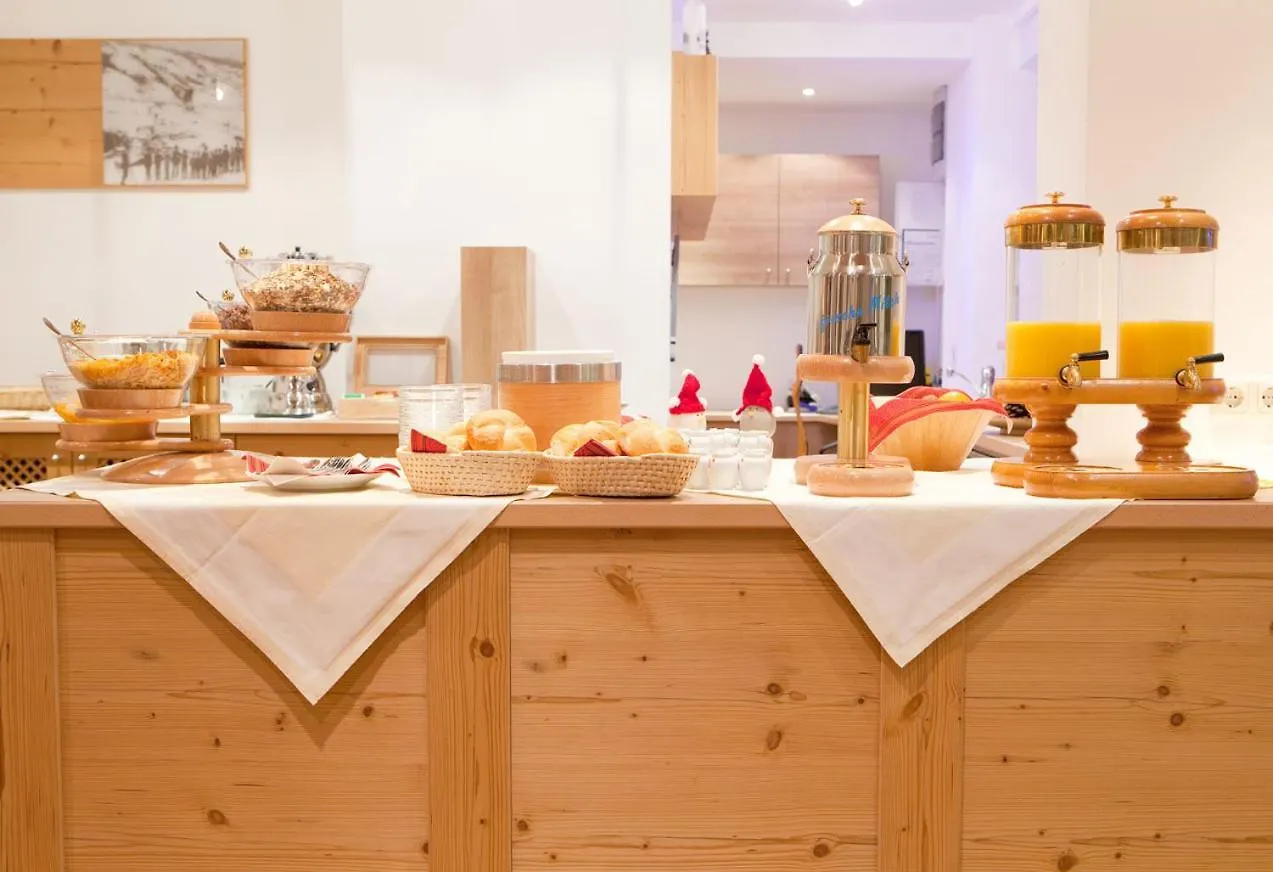 *** Bed & Breakfast Pension Norika Saalbach-Hinterglemm Østrig